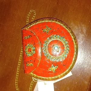 Antik Kraft Small Metal Clutch - Berry